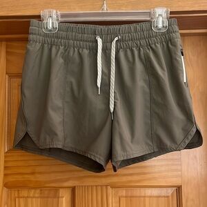 Vuori Shorts S